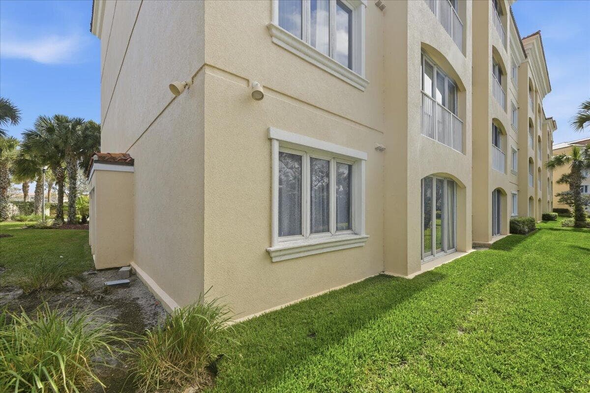 36 Harbour Isle Drive W 106, Fort Pierce, FL 34949 28