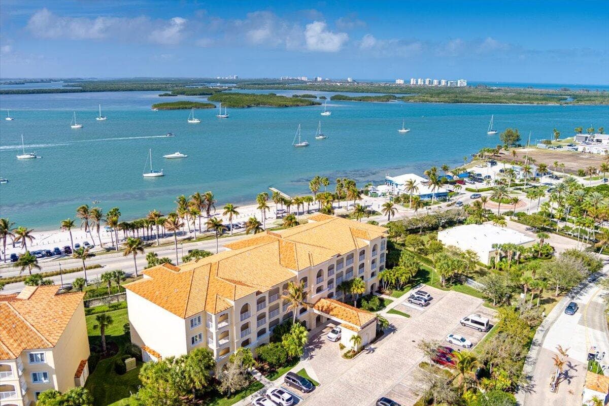 36 Harbour Isle Drive W 106, Fort Pierce, FL 34949 34