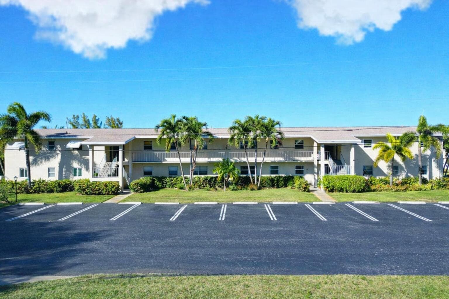 301 Circle Drive S 103, Boynton Beach, FL 33435 2
