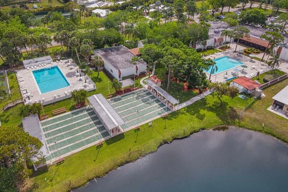 48 Del Prado Street, Port St. Lucie, FL 34952 32