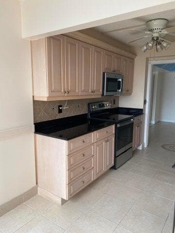 3589 S Ocean Boulevard 402, South Palm Beach, FL 33480 6