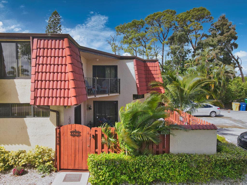 3838 Victoria Drive, West Palm Beach, FL 33406 8