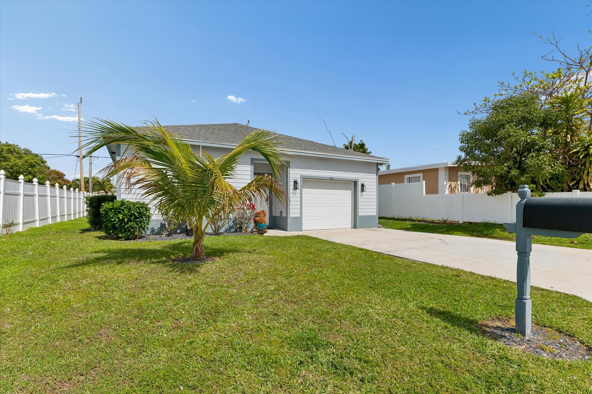 525 NW 12th Avenue, Boynton Beach, FL 33435 3