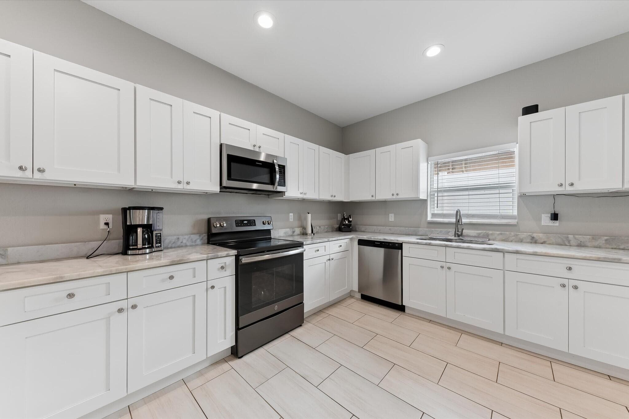 525 NW 12th Avenue, Boynton Beach, FL 33435 7