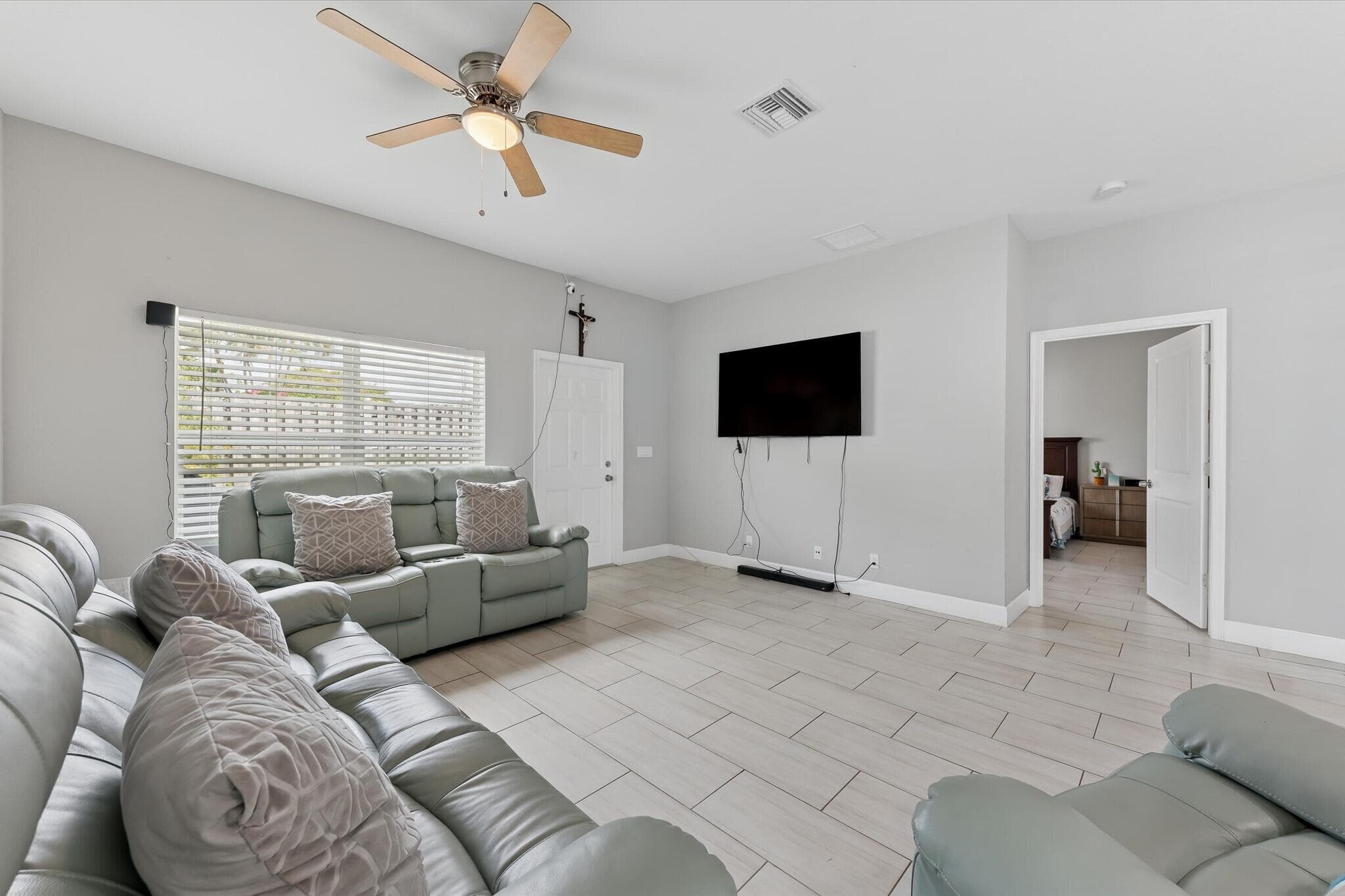 525 NW 12th Avenue, Boynton Beach, FL 33435 16