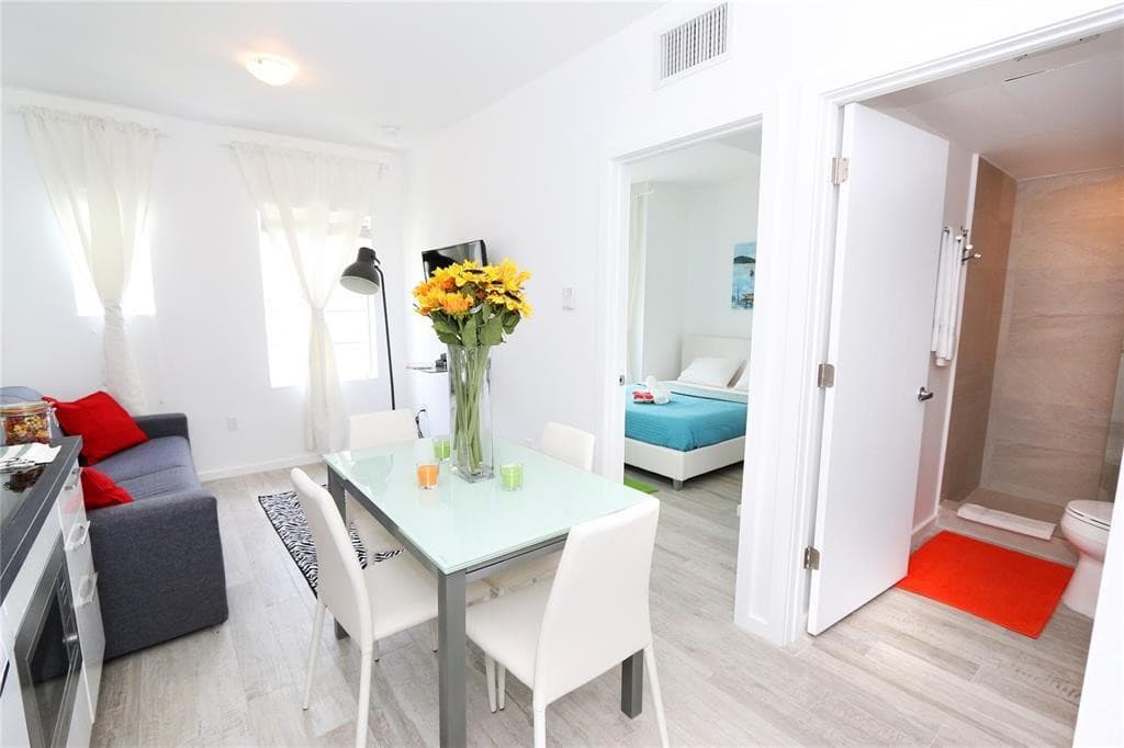811 Jefferson Avenue 102, Miami Beach, FL 33139 4