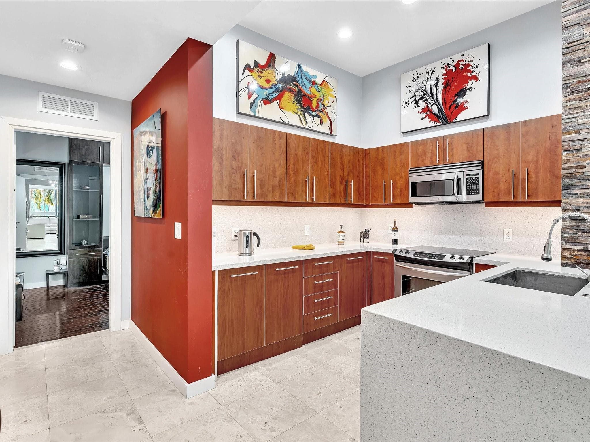 733 NE 4th Avenue 733, Fort Lauderdale, FL 33304 28