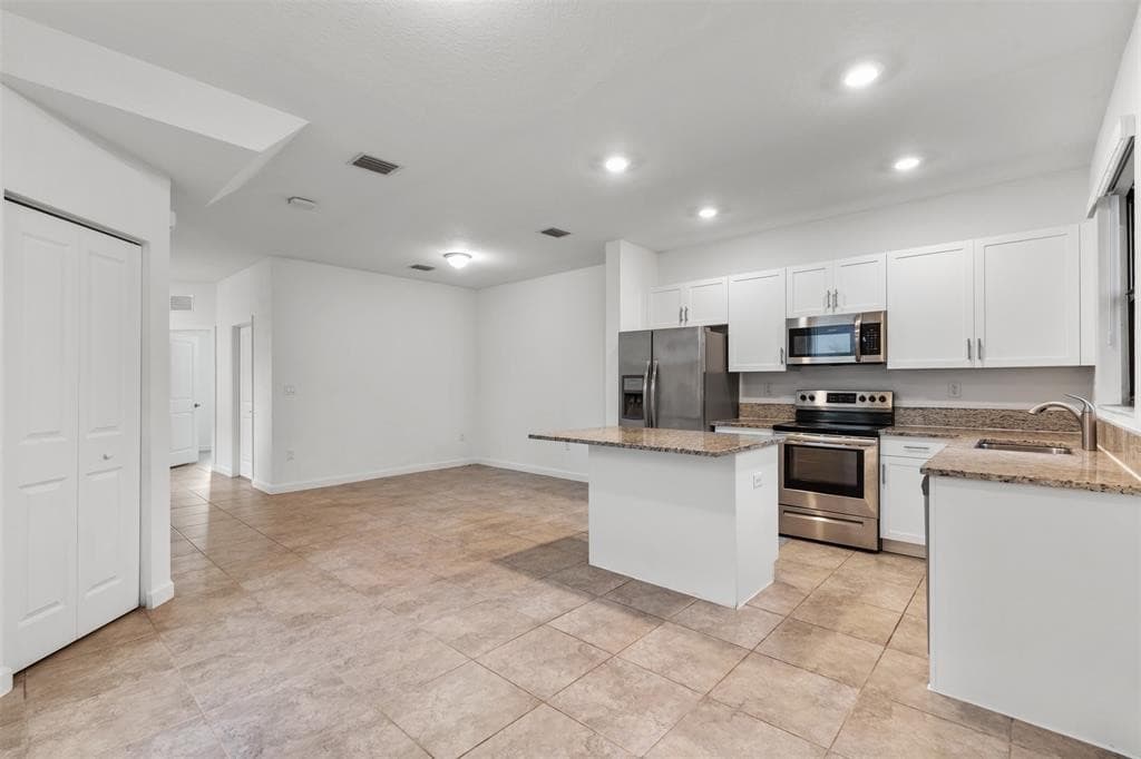 340 NE 208th Terrace 340, Miami, FL 33179 17