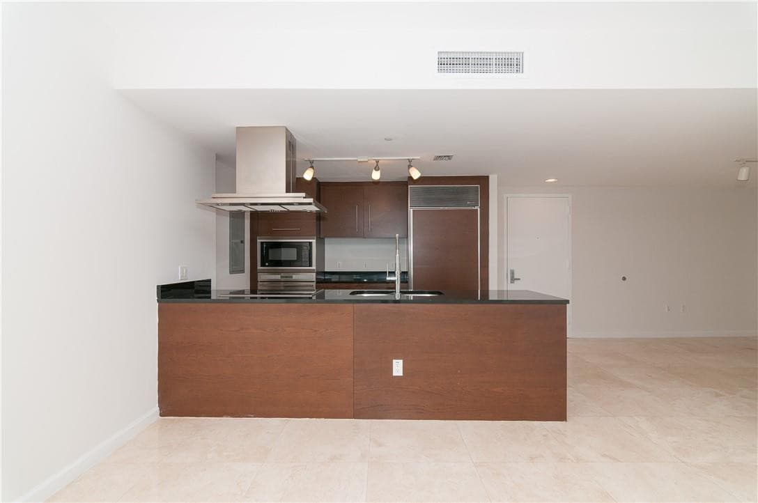 465 Brickell Avenue Bay 419, Miami, FL 33131 16