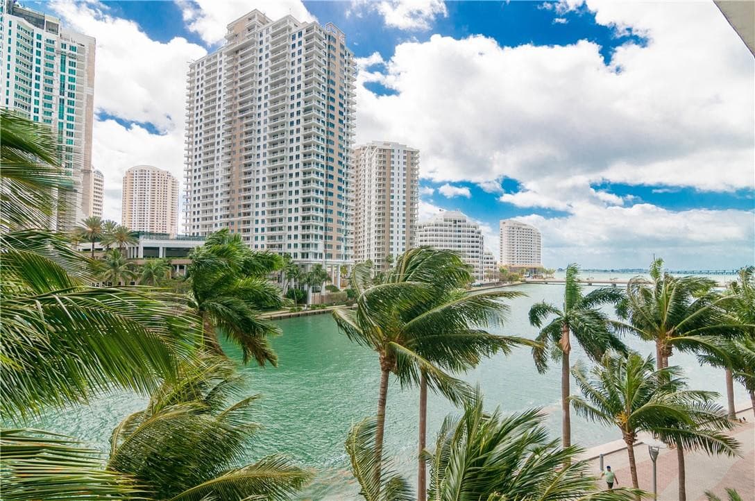 465 Brickell Avenue Bay 419, Miami, FL 33131 2