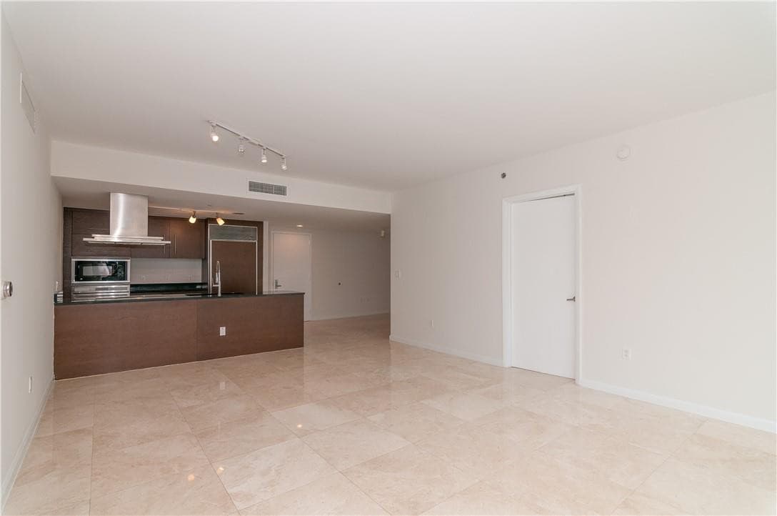 465 Brickell Avenue Bay 419, Miami, FL 33131 10