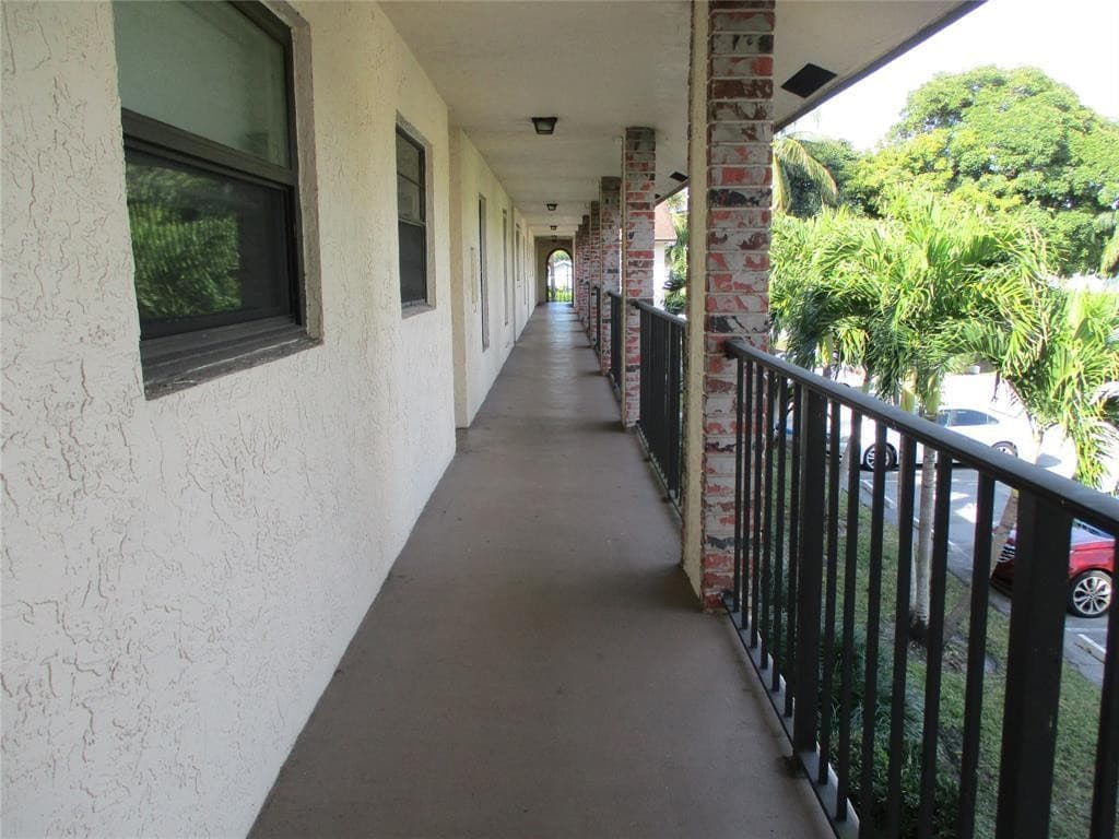 23442 SW 57th Avenue 406, Boca Raton, FL 33428 25
