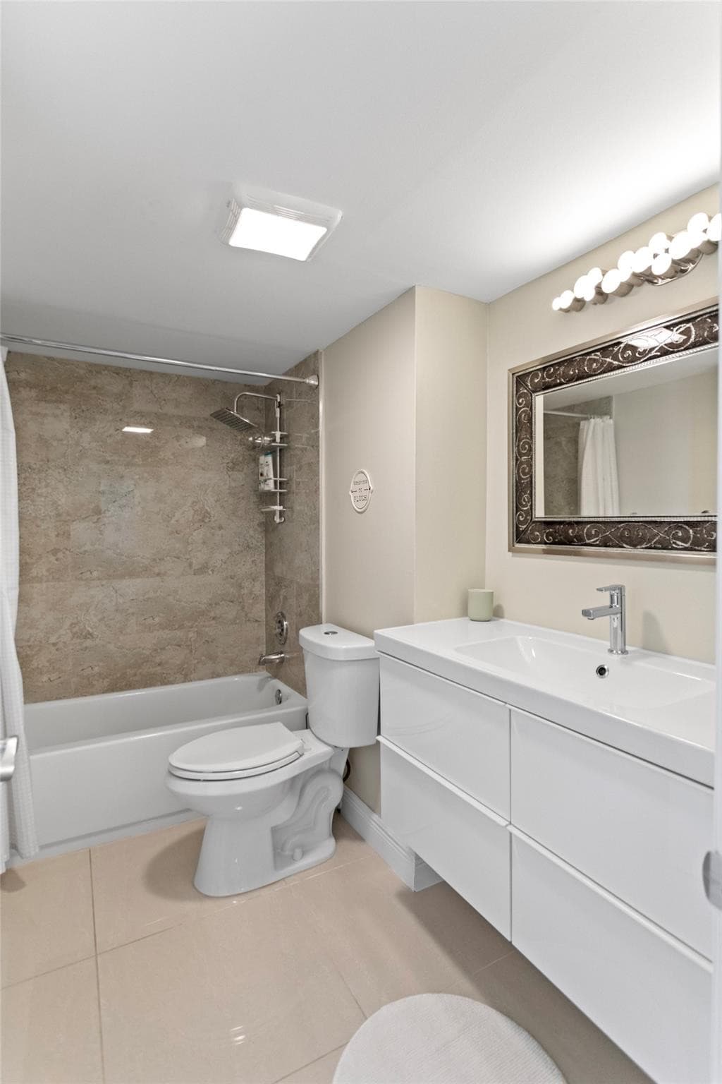 16 Royal Palm Way 302, Boca Raton, FL 33432 26