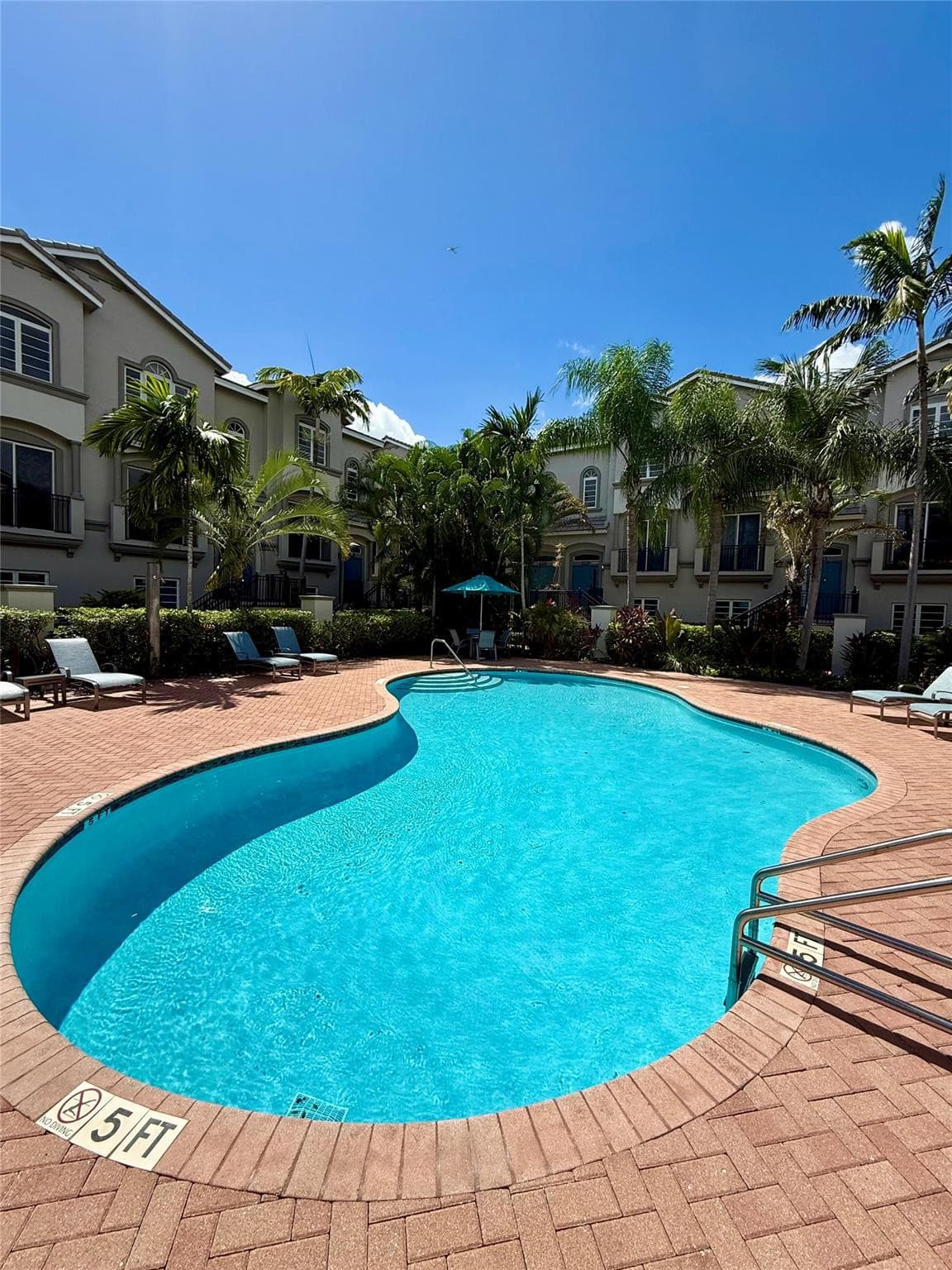 1951 Coral Heights Boulevard 402, Oakland Park, FL 33308