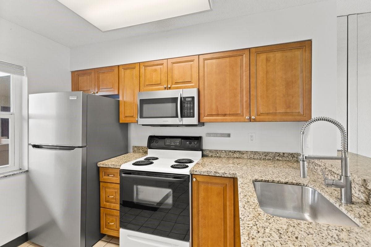 2106 S Cypress Bend Drive 506, Pompano Beach, FL 33069 4