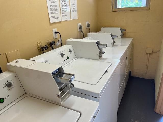 2145 Pierce Street 101, Hollywood, FL 33020 24