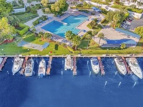 2500 Parkview Drive 814, Hallandale Beach, FL 33009 3