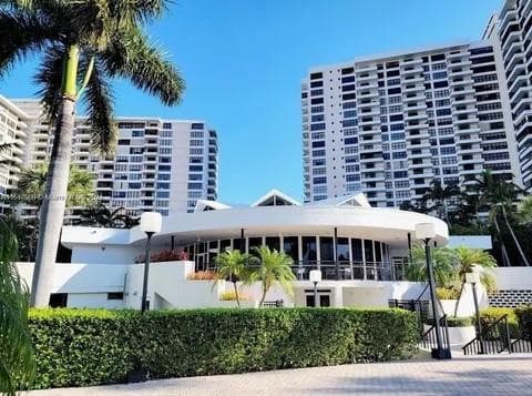 2500 Parkview Drive 814, Hallandale Beach, FL 33009 46