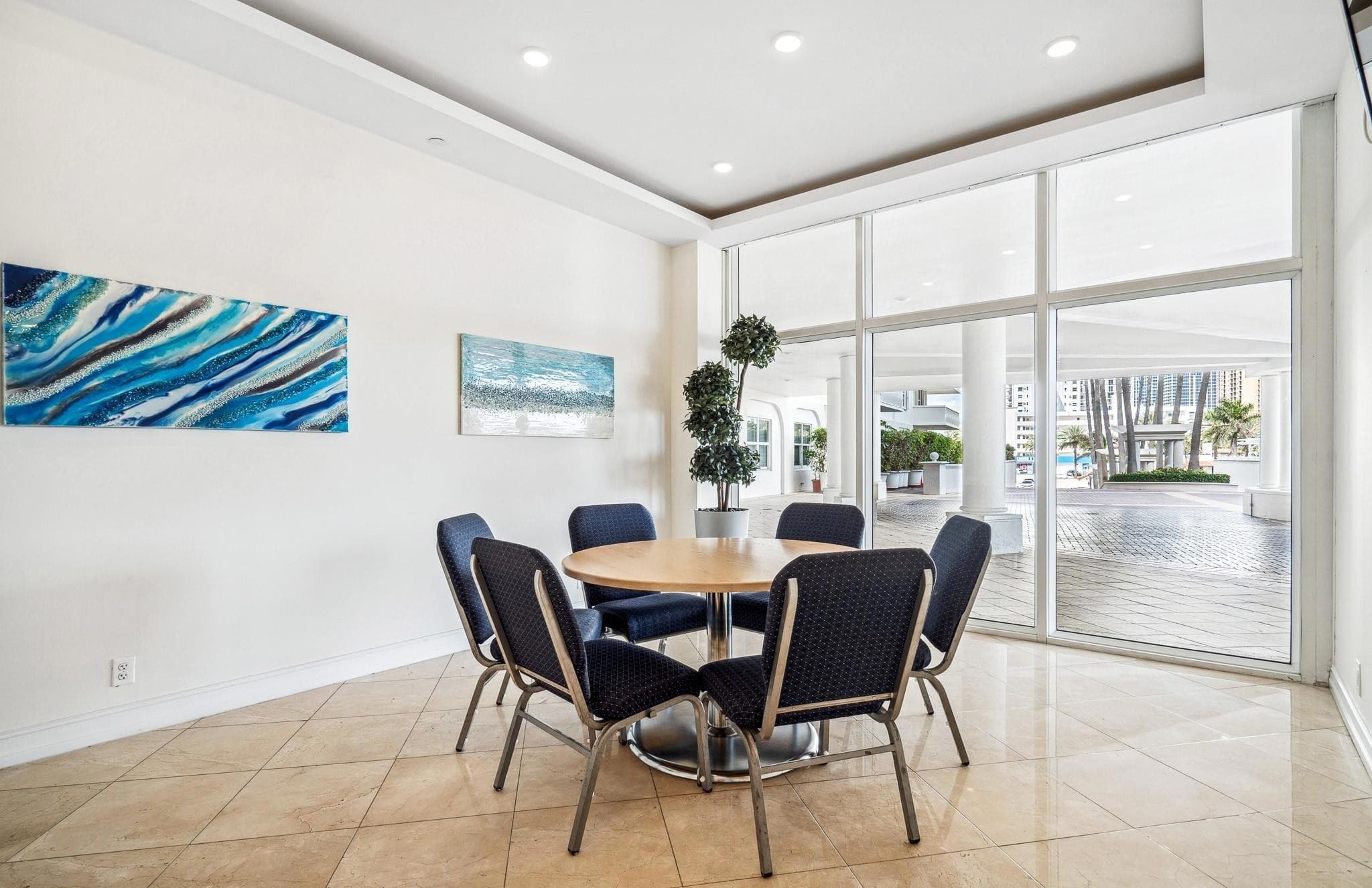 1 Las Olas Circle 1415, Fort Lauderdale, FL 33316 31