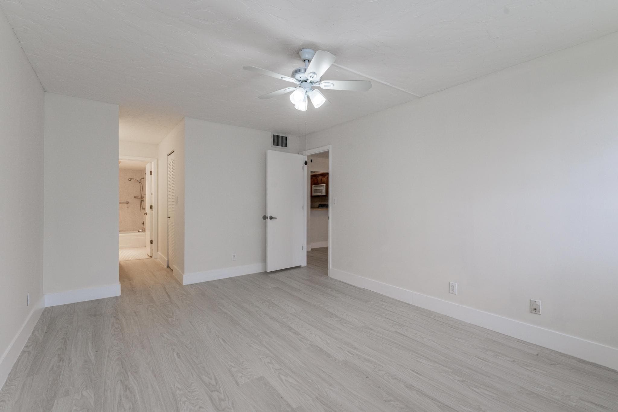 2551 Aragon Boulevard 406, Sunrise, FL 33322 12