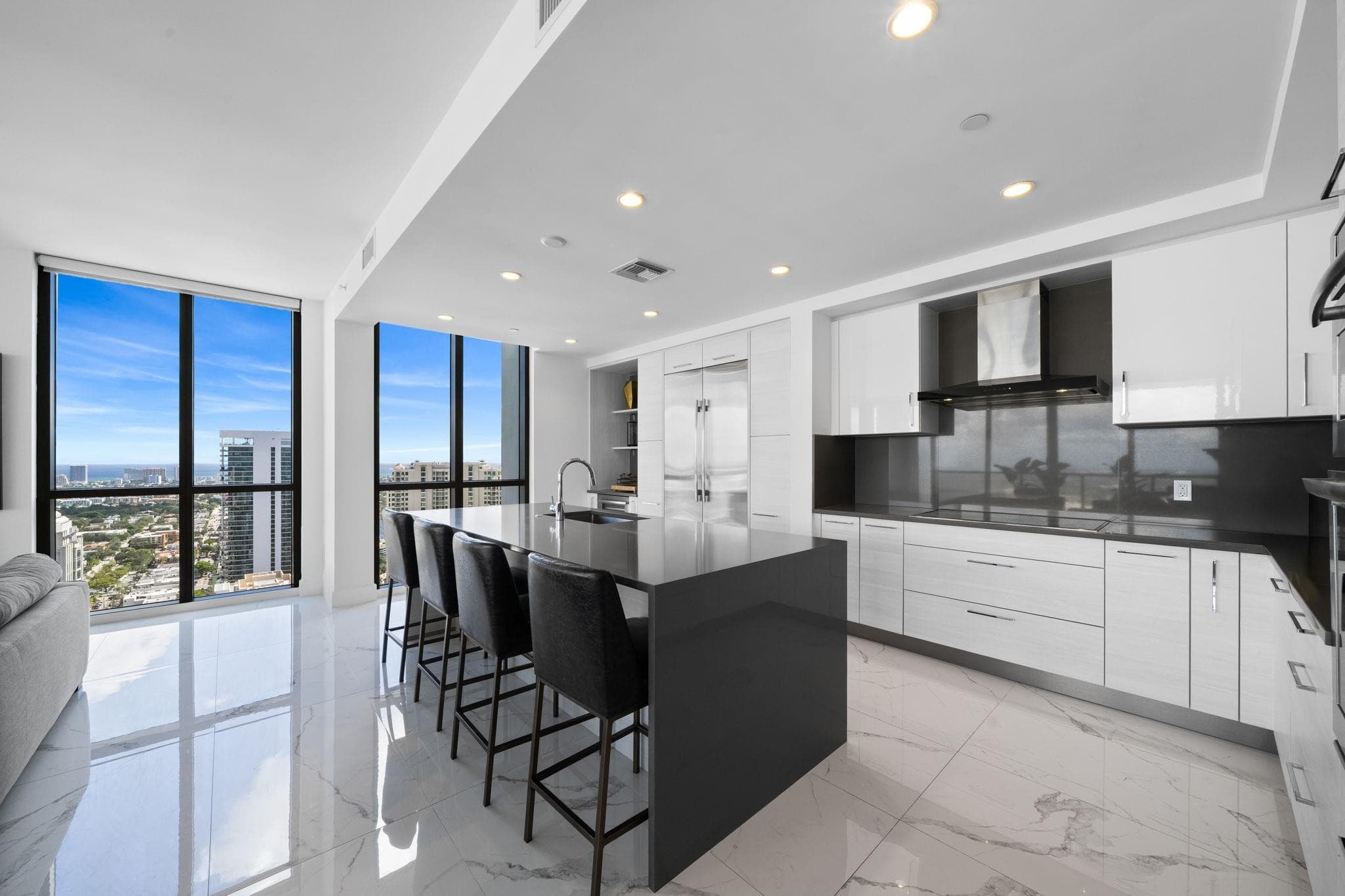 100 E Las Olas Boulevard 4001, Fort Lauderdale, FL 33301 8