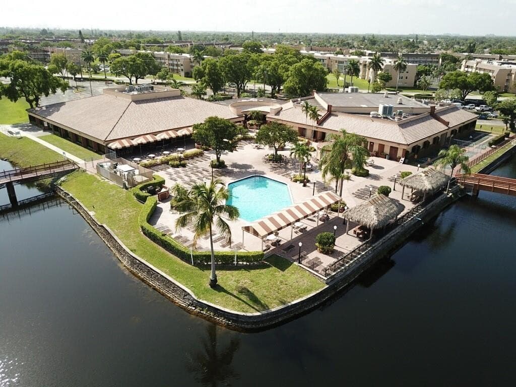 9481 Sunrise Lakes Boulevard 310, Sunrise, FL 33322 30