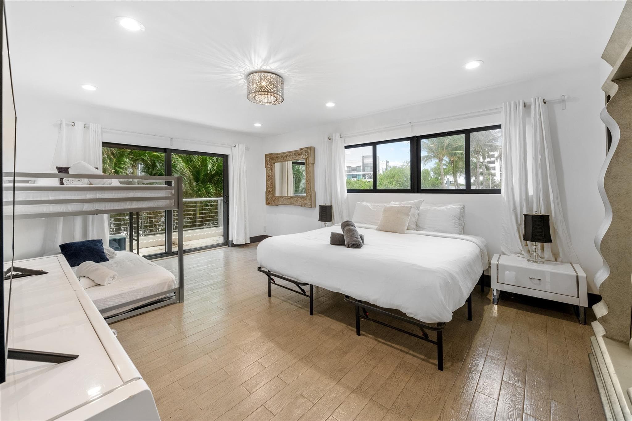 2301 N Atlantic Boulevard, Fort Lauderdale, FL 33305 33