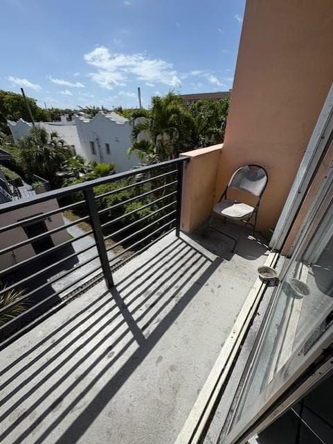 365 NE 125th Street 305, North Miami, FL 33161 9