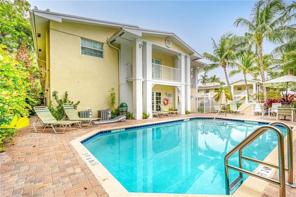 2660 NE 8th Avenue 211, Wilton Manors, FL 33334 25