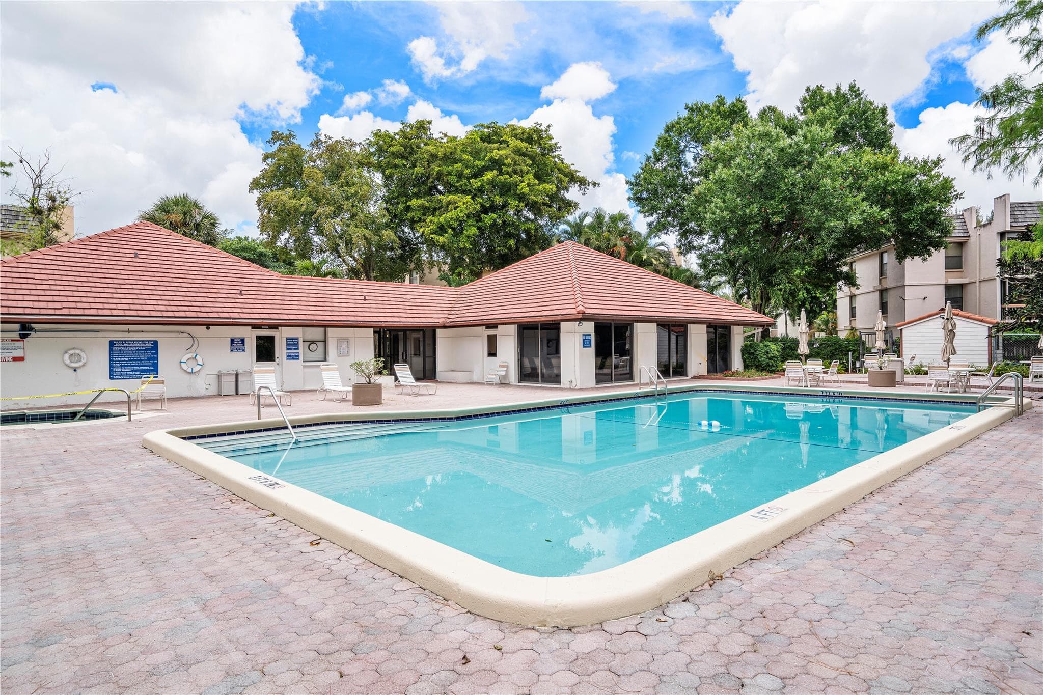 8437 Forest Hills Drive 203, Coral Springs, FL 33065 23