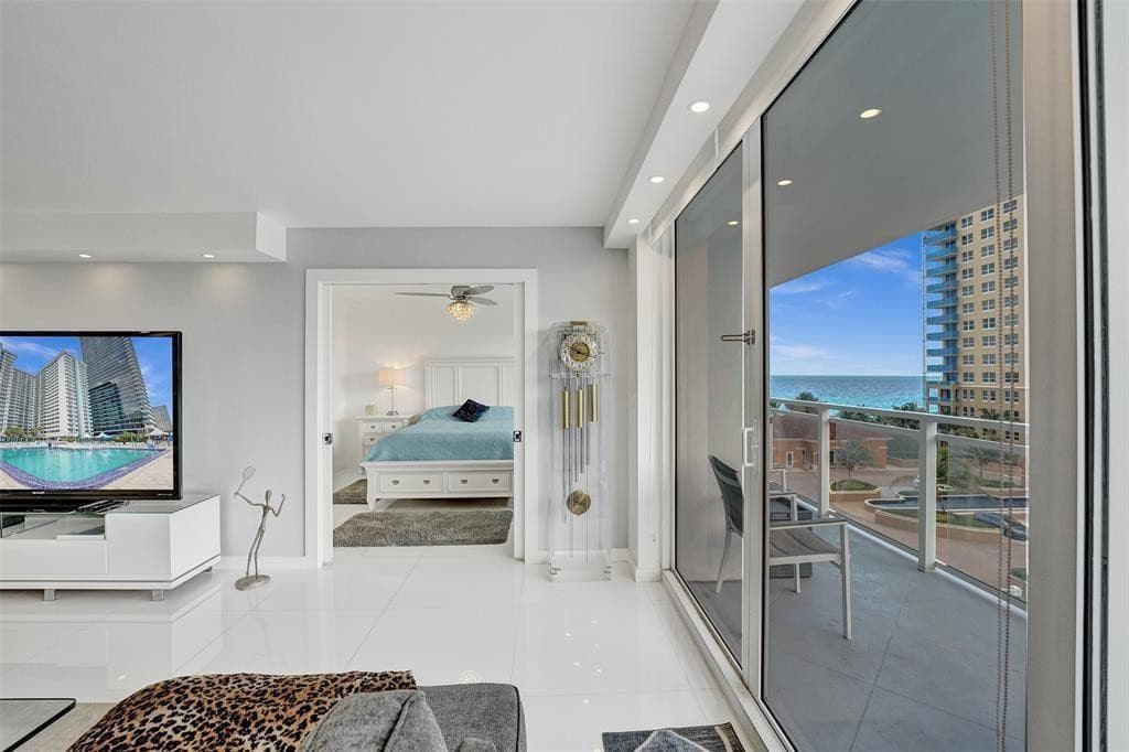 2030 S Ocean Drive 510, Hallandale Beach, FL 33009 10