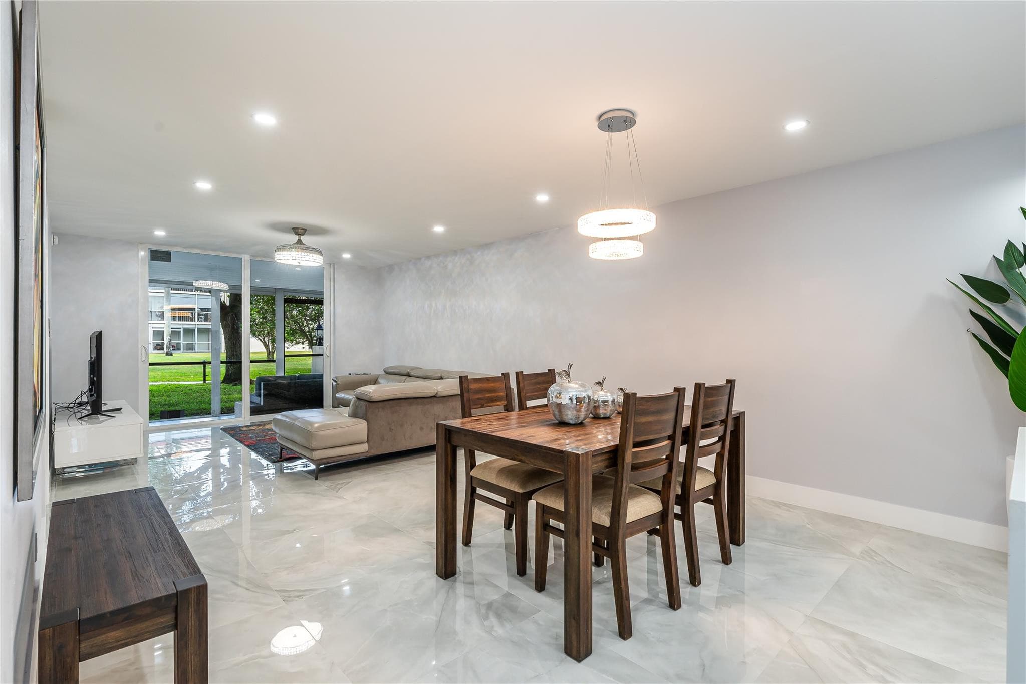 9523 S Hollybrook Lake Drive 102, Pembroke Pines, FL 33025 5