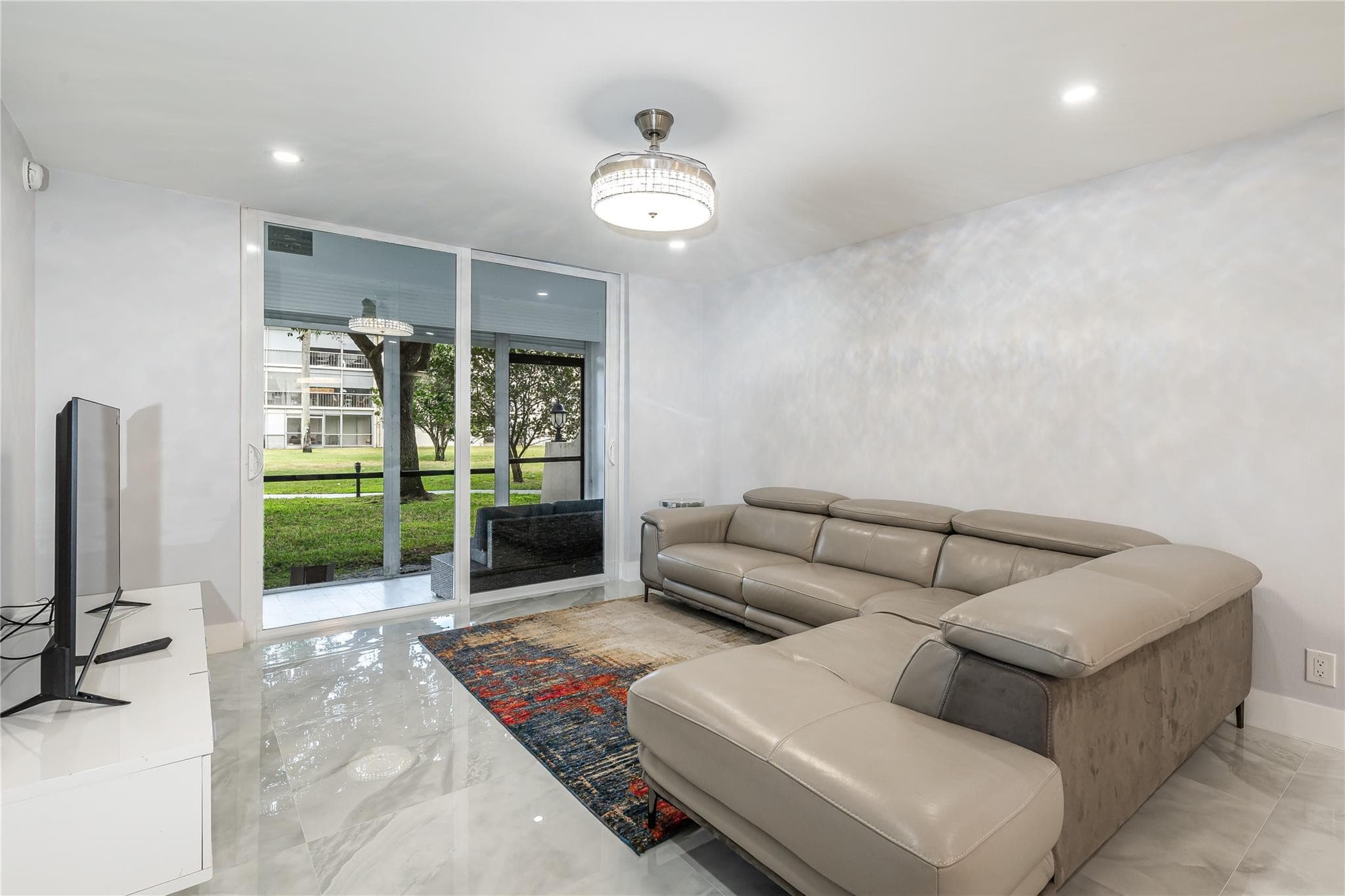 9523 S Hollybrook Lake Drive 102, Pembroke Pines, FL 33025 17