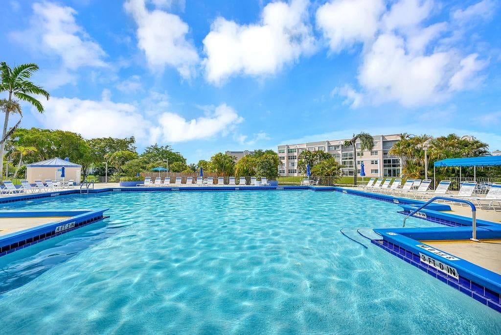 10442 Sunrise Lakes Boulevard 312, Sunrise, FL 33322 37