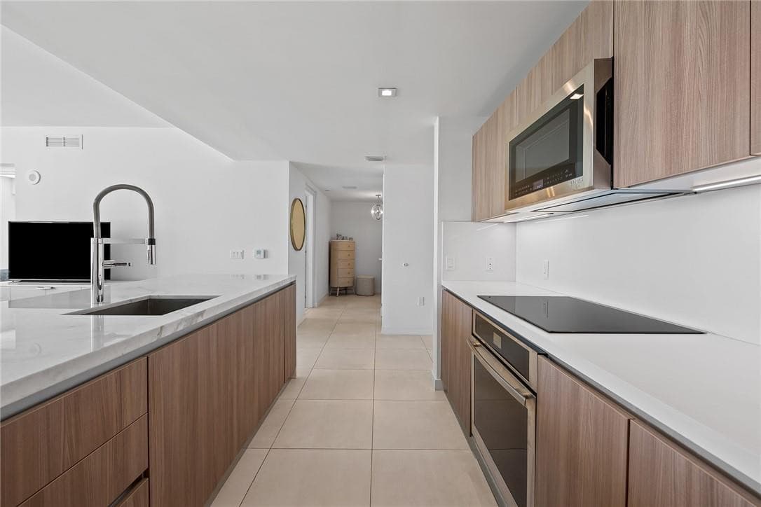 401 N Birch Road 411, Fort Lauderdale, FL 33304 10