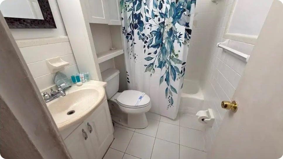2225 NE 14th Avenue, Fort Lauderdale, FL 33305 11