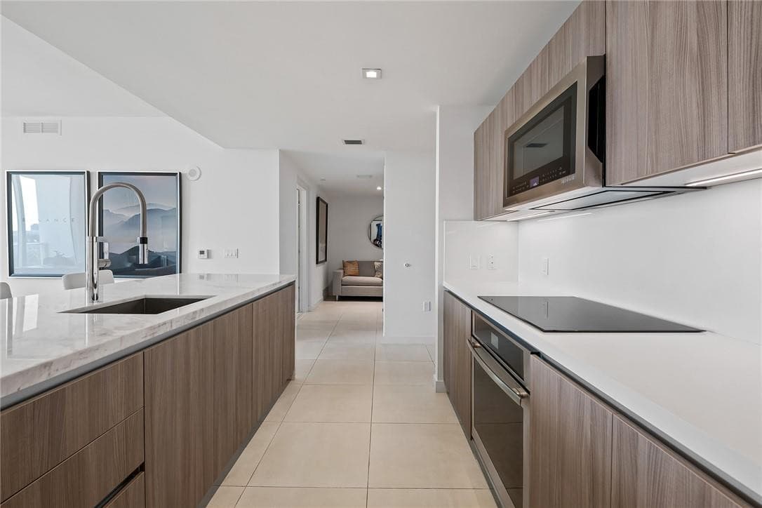 401 N Birch Road 614, Fort Lauderdale, FL 33304 7