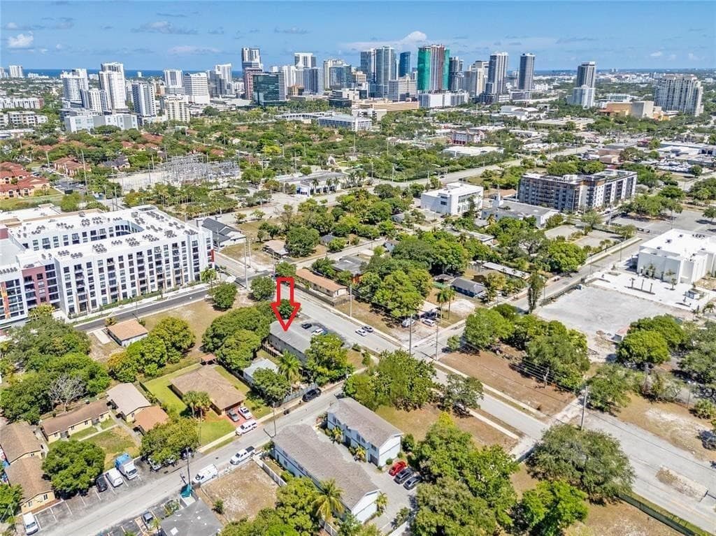 751 NW 5th Street, Fort Lauderdale, FL 33311 3