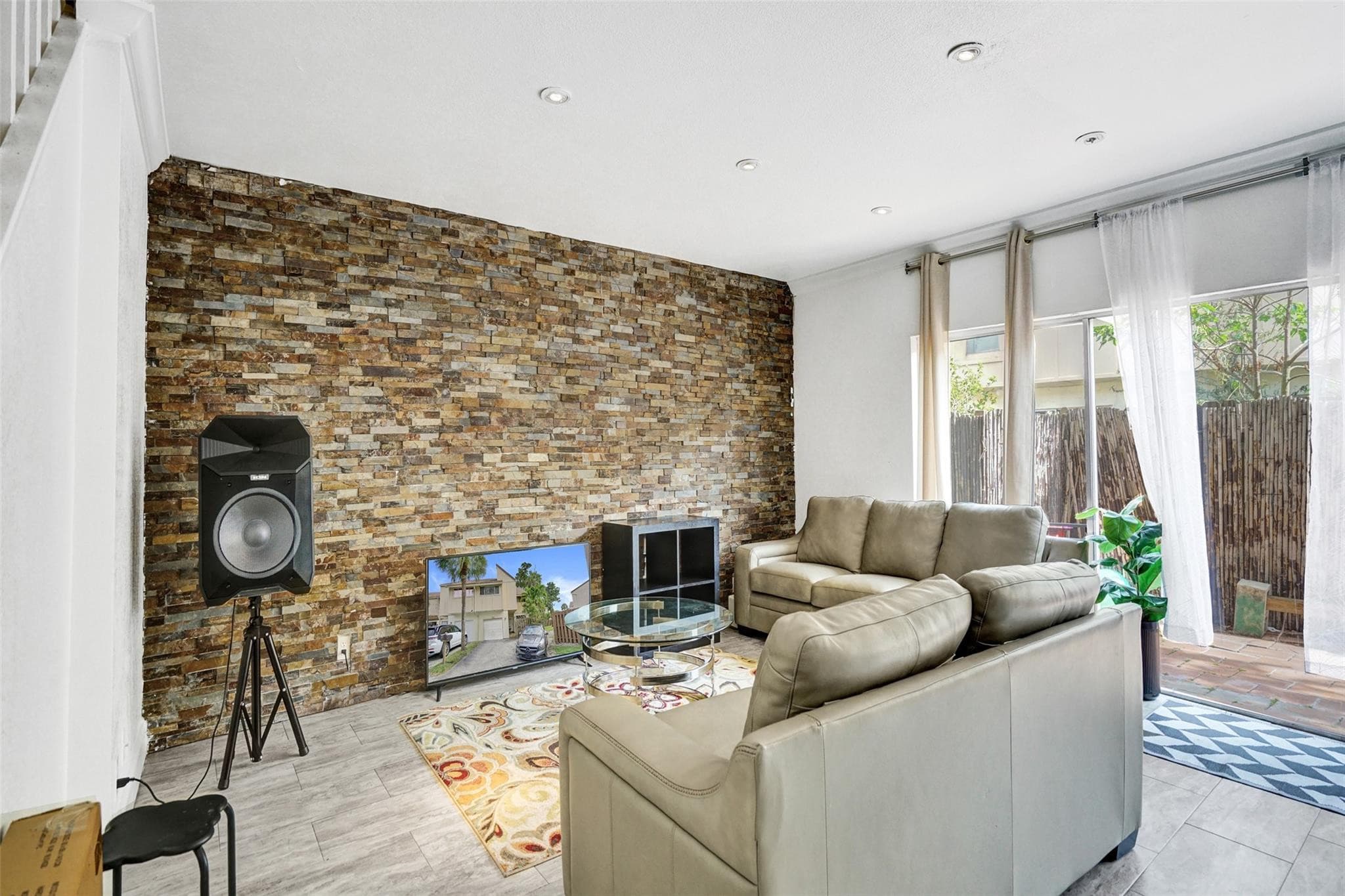 8226 NW 8th Place 6, Fort Lauderdale, FL 33324 8