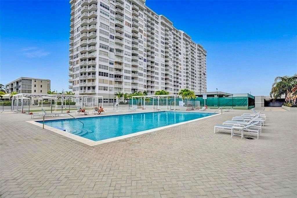 18031 Biscayne Boulevard 1104, Aventura, FL 33160 21