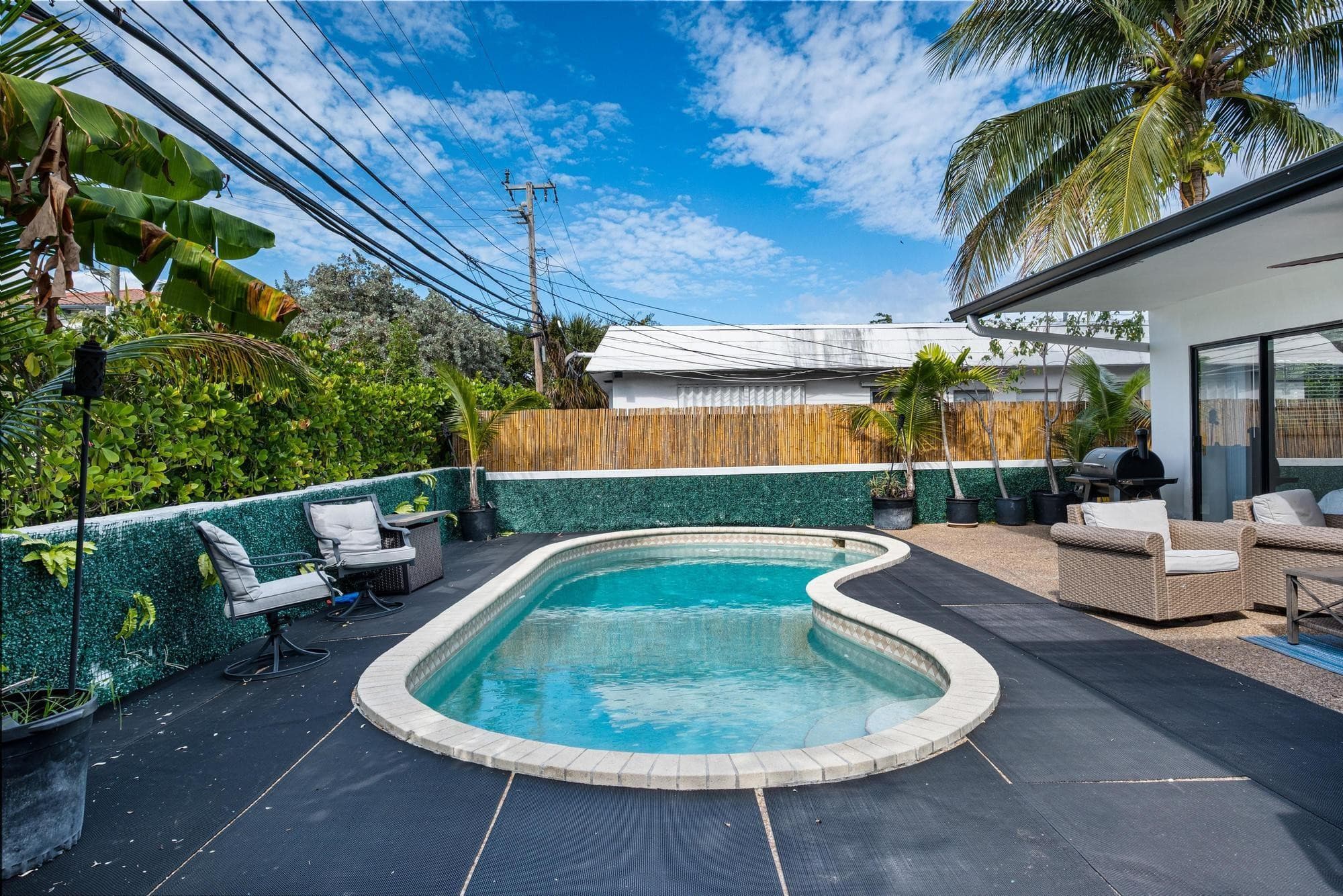 1551 SE 23rd Avenue, Pompano Beach, FL 33062 32