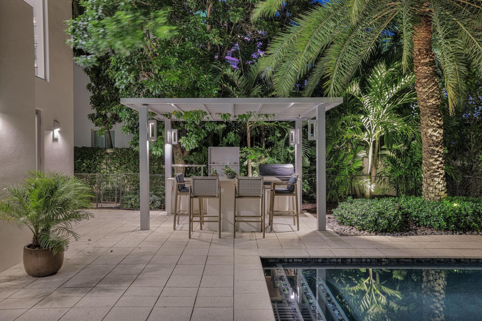 2401 N Atlantic Boulevard, Fort Lauderdale, FL 33305 96