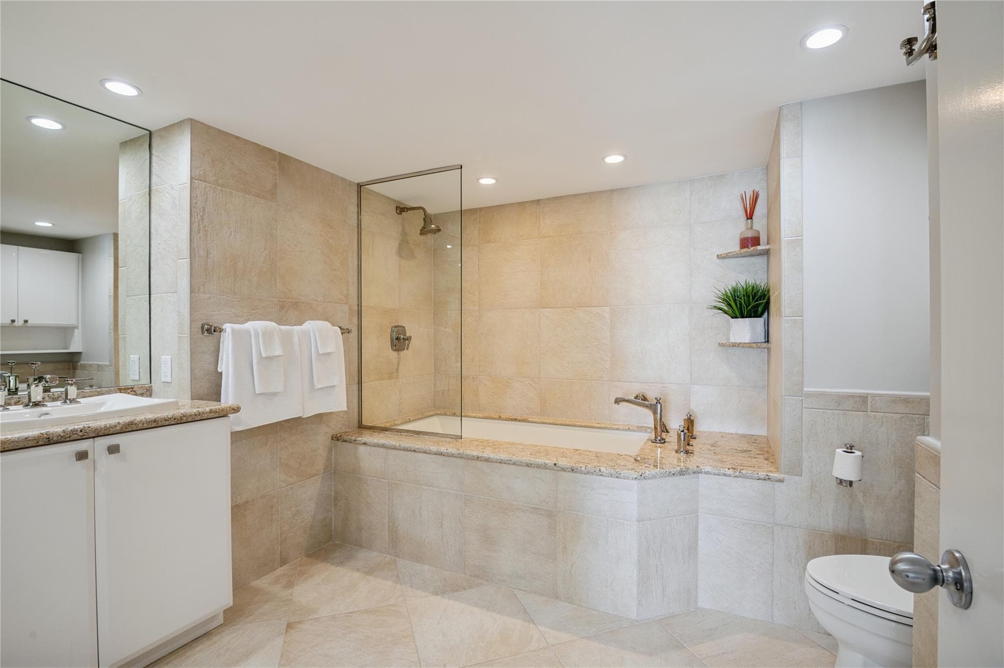 2100 S Ocean Lane 1411, Fort Lauderdale, FL 33316 7
