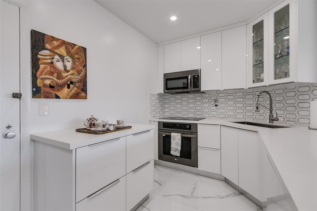 3333 NE 34th Street 304, Fort Lauderdale, FL 33308 3