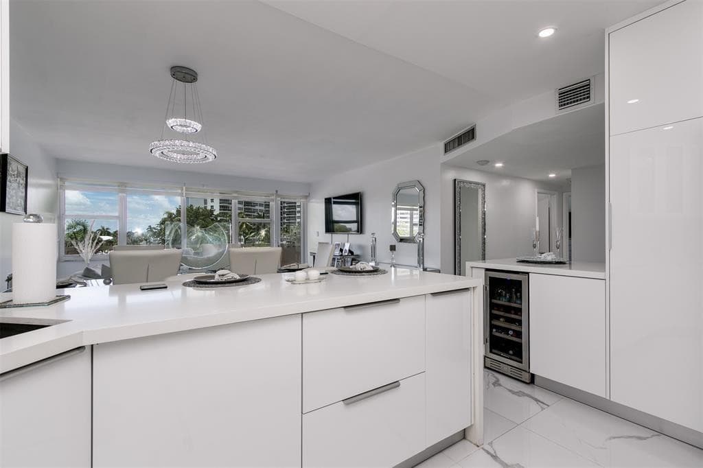 3333 NE 34th Street 304, Fort Lauderdale, FL 33308 5