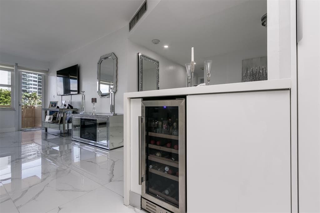 3333 NE 34th Street 304, Fort Lauderdale, FL 33308 7