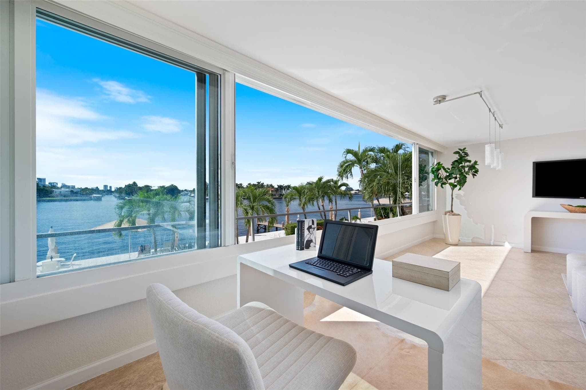 215 N Birch Road 2b, Fort Lauderdale, FL 33304 15