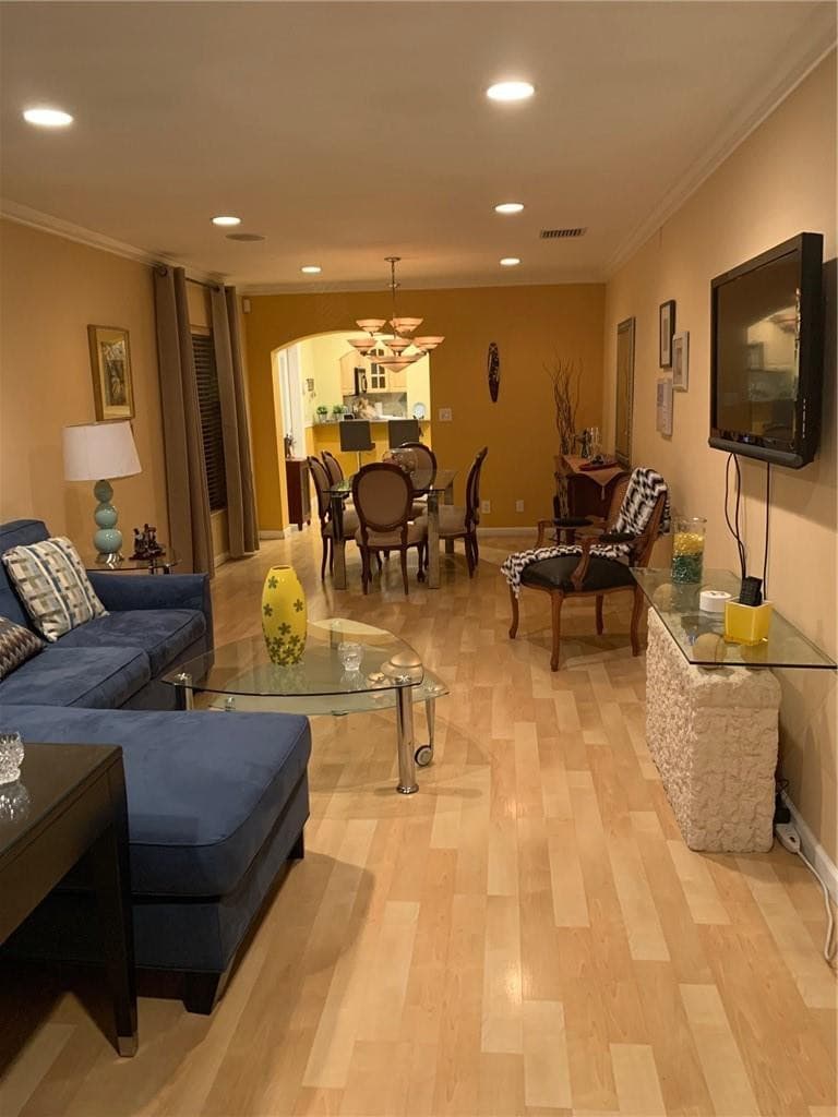 1334 NE 16th Avenue, Fort Lauderdale, FL 33304 4