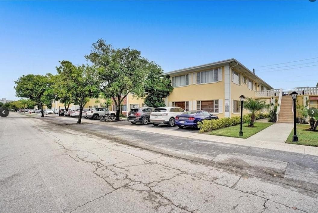 5820 NE 22nd Way 628, Fort Lauderdale, FL 33308 2