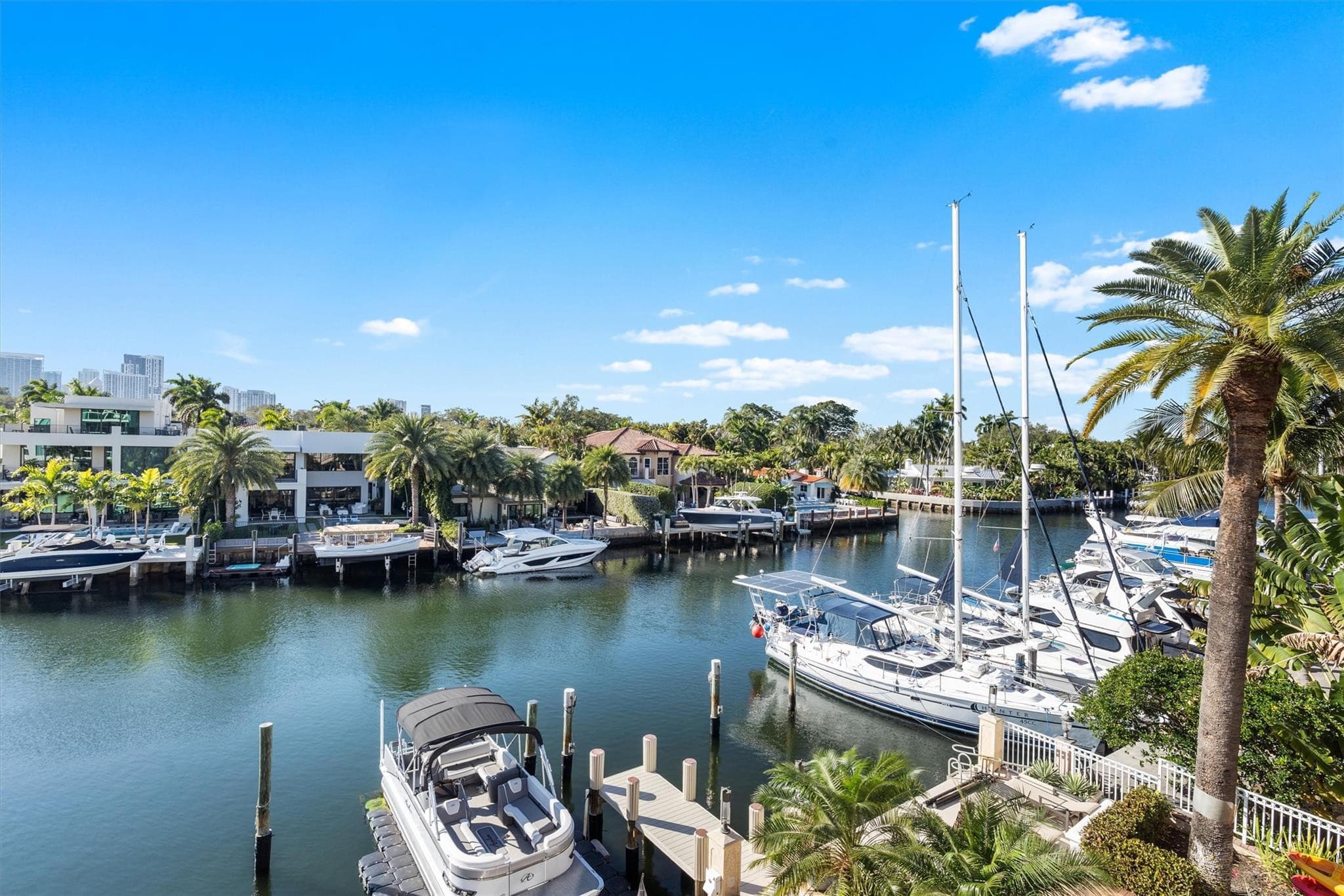 59 Hendricks Isle, Fort Lauderdale, FL 33301 38